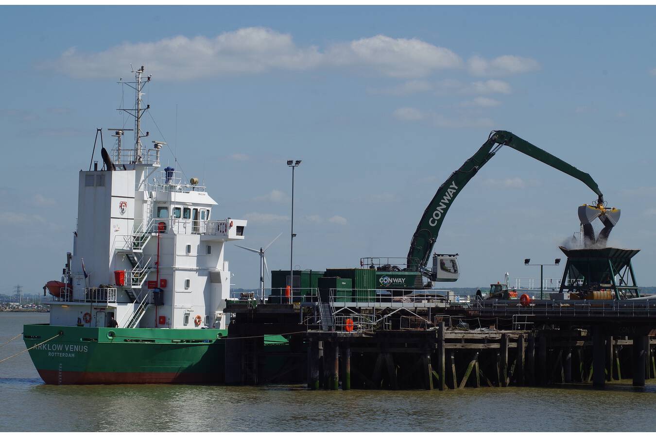 Schüttgutumschlag in Häfen und auf See Das Wolfson Centre for Bulk Solids Handling Technology an der University of Greenwich bietet kurze Kurse zum sicheren Transport von Schüttgütern in Häfen und auf See an.