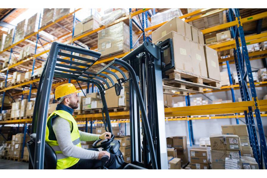 Höhere Effizienz  mit Gabelstaplern durch RFID-Etiketten Höhere Effizienz beim Kommissionieren mit Gabelstaplern durch RFID-Etiketten durch kundenspezifische RFID-Etiketten und integrierte Scanner für Gabelstapler.