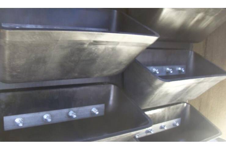 4B AM Nyrim-Elevatorbecher lösen Probleme bei Rapselevator Die neu entwickelten AM Nyrim-Elevatorbecher boten einen robusteren Durchsatz mit höherer Kapazität, ohne dass Änderungen am Antrieb notwendig waren.