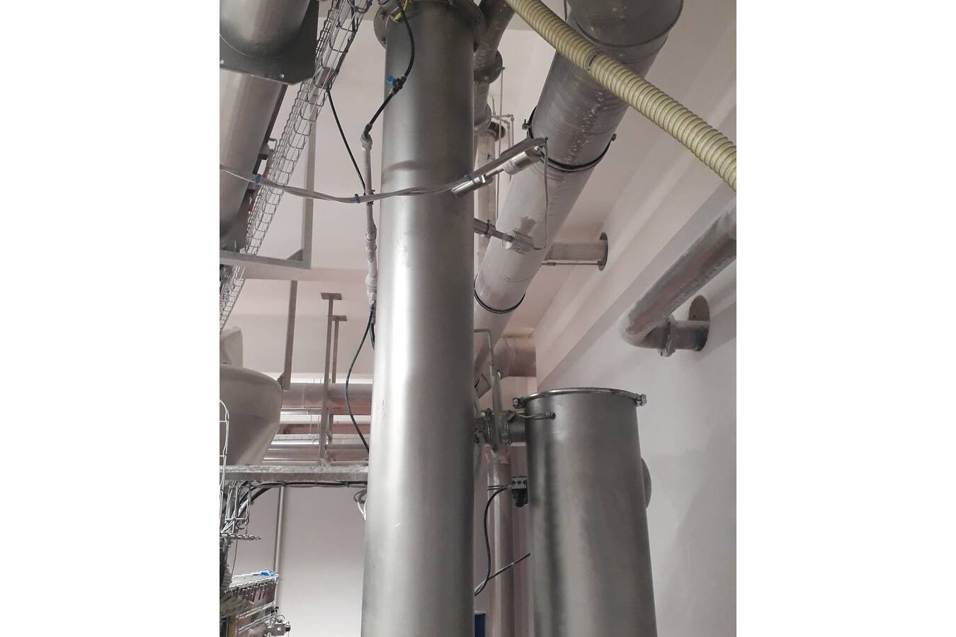 Mengenmessung in der Milchherstellung Mengenmessung zur frühzeitigen Erkennung von Verstopfungen und Regeln des Materialflusses für den nachgeschalteten Trockner.