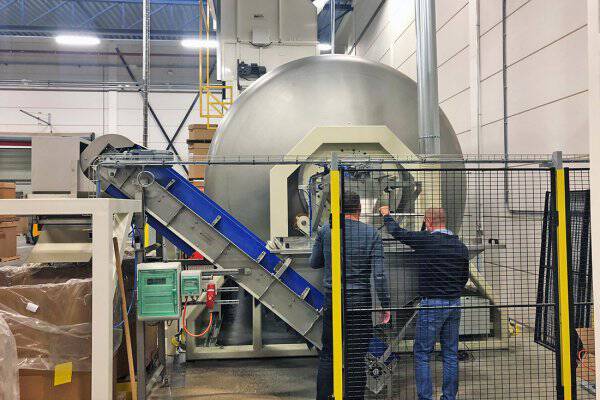 Rijk Zwaan homogenisiert empfindliches gemüsesaatgut Maschinelle Homogenisierung von empfindlichem, hochwertigem Gemüsesaatgut im großen Maßstab, ohne Beschädigung der Samen.