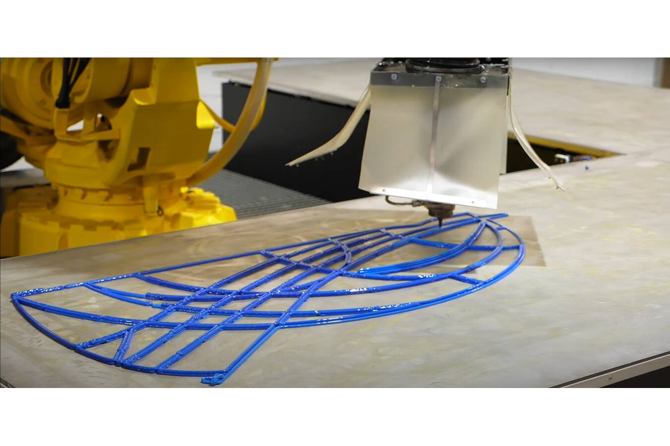 Fiktech löst das Kühlproblem mit ND Luftmesser Auf Wunsch von Blachère entwickelte Fiktech ein passendes Kühlsystem auf Basis von ND-Luftmessern mit Längen von nicht weniger als 3.400 mm.