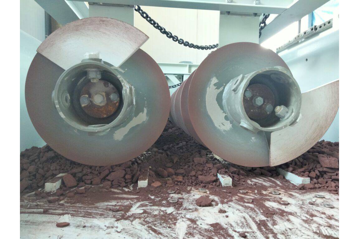 Forschung zum Eurosilo-Konzept für die Lagerung neuer Produkte Das Eurosilo-Konzept, ein hochautomatisiertes, platzsparendes vertikales Lagersystem, wird derzeit für die Lagerung von Erzen und Sojabohnen erforscht.