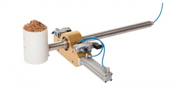 ACO Feuchtesensor in PN1 Probenehmer Applikation: ACO Feuchtemesstechnik für Schüttgüter (Granulate)