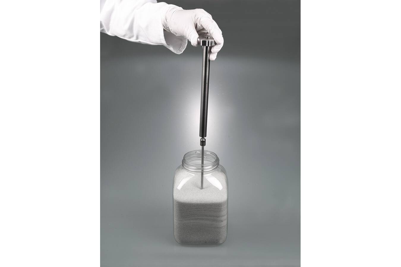 Probenehmer Kernbohrer für schwierige Schüttgüter  Der neue Probenehmer von Bürkle ist speziell für Pulver und Granulate entwickelt worden, die sich bei der Probenahme leicht verkanten oder festsetzen.