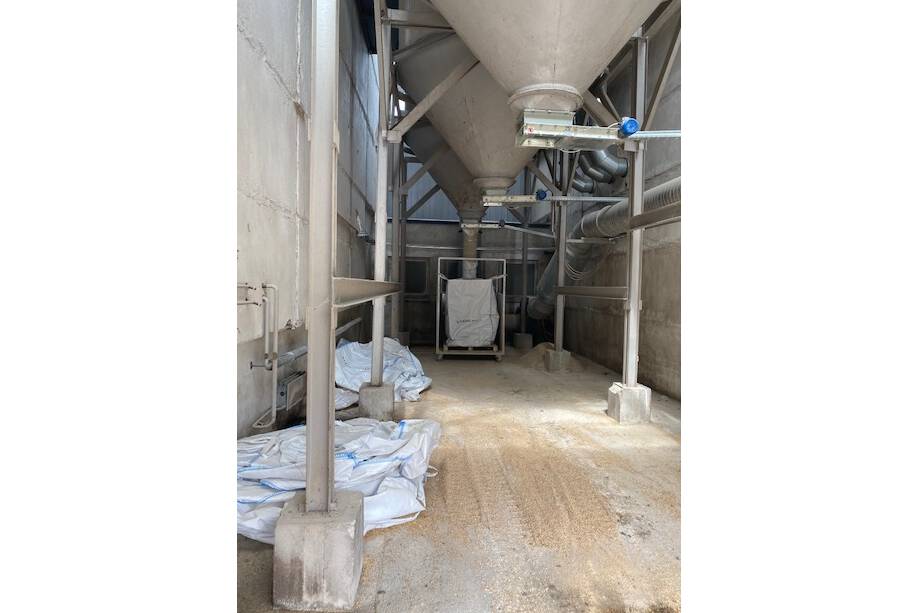 Kontinuierliche Staubüberwachung in der Malzabfüllung Durch die kontinuierliche Staubüberwachung in der Malzabfüllung werden Mitarbeiter und Anlage vor den Gefahren einer zu hohen Staubkonzentration geschützt.