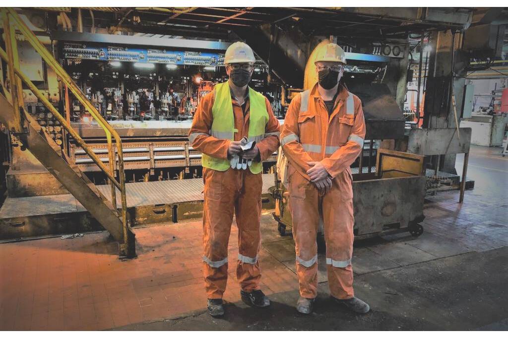 Verschüttungs- und Staubkontrolle in einer portugiesischen Glasfabrik Um die Verschwendung von Rohstoffen in der Glasproduktion zu vermeiden, führte die TBK Group eine technische Bestandsaufnahme durch, und es wurden Maßnahmen zur Vermeidung von Verschüttungen und Staub an den Förderbändern getroffen.  