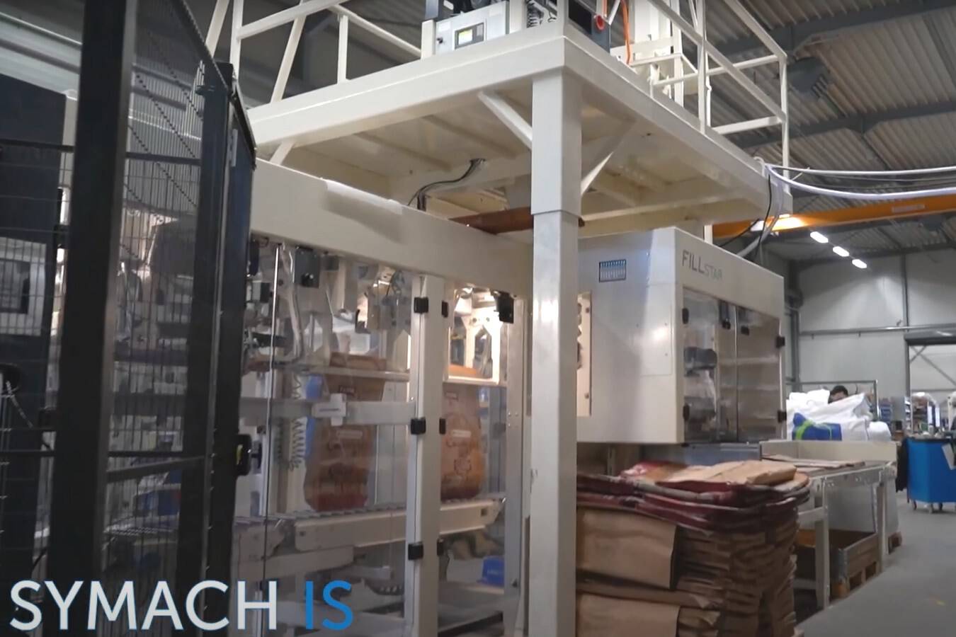 Neuer Unternehmensfilm von SYMACH Wir sind stolz darauf, Ihnen unser neues Unternehmensvideo zu präsentieren, um Ihnen zu zeigen, wer wir sind. Es ist kein Zufall, dass unsere Mitarbeiter glänzen.