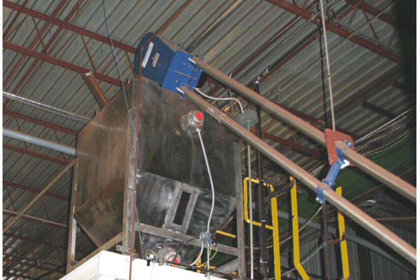 Aero-Mechanische Förderer für den Transfer von aromatisiertem Kaffee Zum ersten Mal seit 14 Jahren benötigte der aeromechanische Förderer, der acht Stunden pro Tag an fünf Tagen in der Woche in Betrieb ist, ein Ersatzseil.  