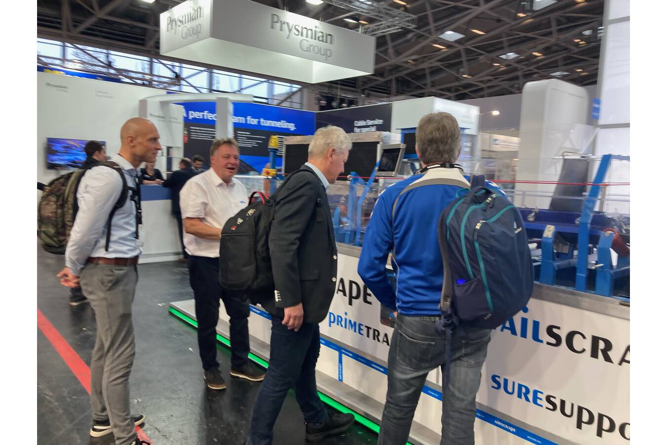Scrapetec Messebericht bauma 2022 München ScrapeTec präsentierte auf der bauma 2022 in München seine innovativen Staubschutz-Lösungen für Fördertechnik und dazu die Weltneuheit E-PrimeTracker.