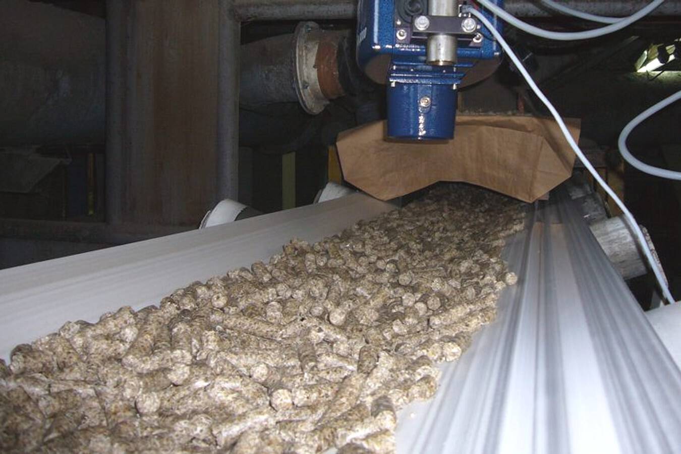 Verbesserungen im Holzprozess Die Kontrolle der Feuchtigkeit ist ein entscheidender Aspekt der Produktionslinie, da zahlreiche Produkte schnell in Mitleidenschaft gezogen werden können, was zu Abfall, Ausfallzeiten und anderen Problemen führt, die die Effizienz der Anlage beeinträchti
