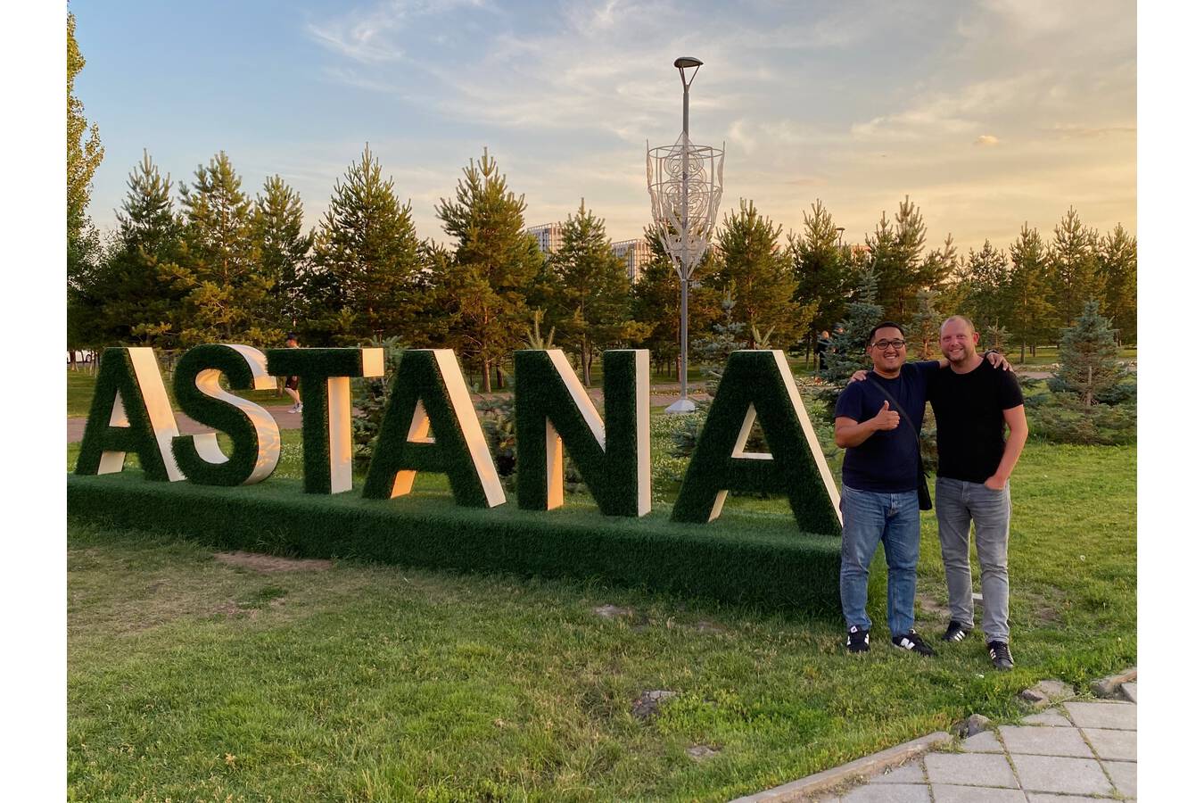 Scrapetec meets Kasachstan ScrapeTec, ein führender Hersteller innovativer Lösungen zur Staub- und Verschüttungsbekämpfung in Industrieanlagen, hat kürzlich eine erfolgreiche Reise nach Kasachstan unternommen