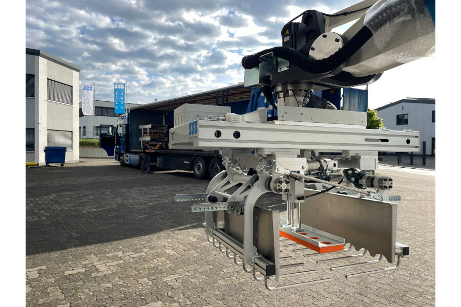 Palettierroboter Auslieferung zum Großkunden Ein weiterer Teil eines Großkundenprojekts aus dem Logistikbereich ist mit unseren Palettierlösungen erfolgreich abgeschlossen und die Auslieferung und Inbetriebnahme in vollem Gange.