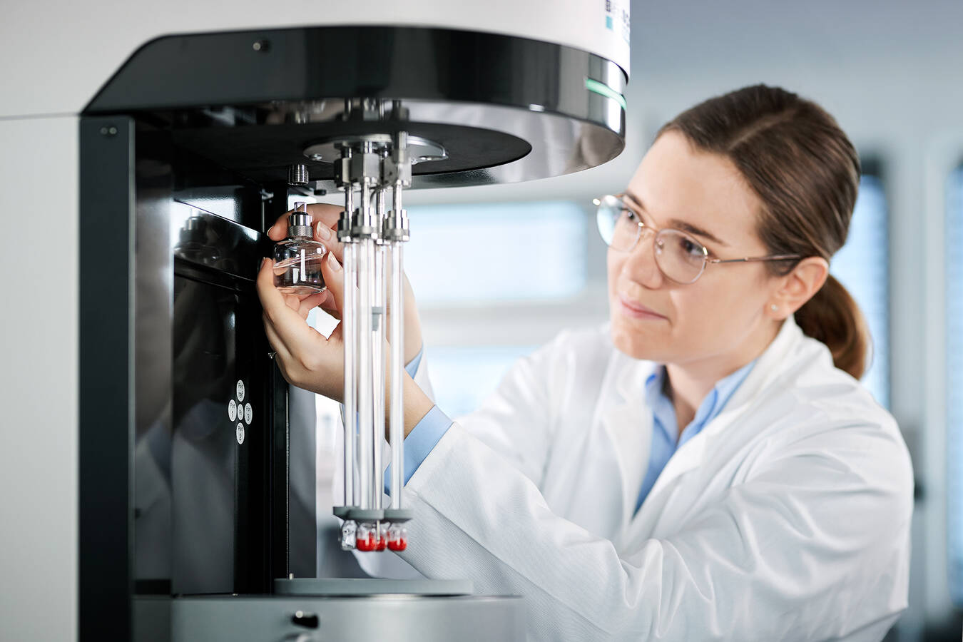 Maximieren Sie Ihre Sorptionsanalyse Optimieren Sie Platzbedarf, Genauigkeit und Flexibilität mit Microtrac’s BELSORP MAX X, dem neuesten Modell in der BELSORP Serie.