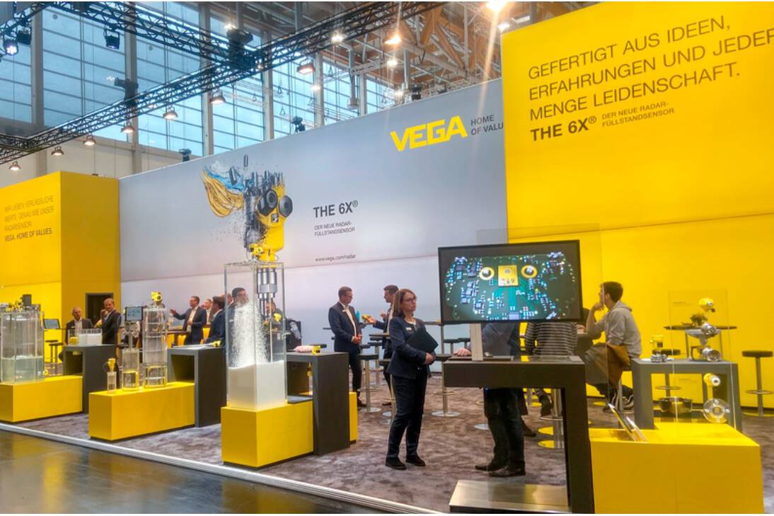 Auf der SPS präsentiert VEGA Sensoren in neuen Leistungsgrößen Auf der SPS (14.-16.11. Nürnberg) präsentiert VEGA ihr Komplettportfolio an Füllstand-, Grenzstandund Drucksensorik für die spezifischen Anwendungen der Prozessautomation.