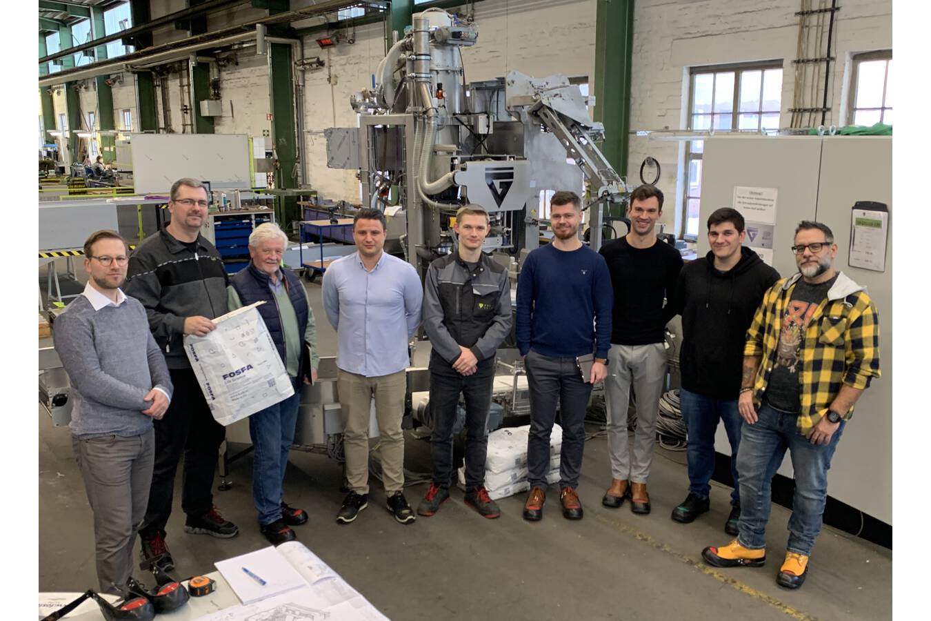 Factory Acceptance Test (FAT) des neuen Luftpackers für FOSFA a.s. 2024 startet mit der Absackung in Hochgeschwindigkeit