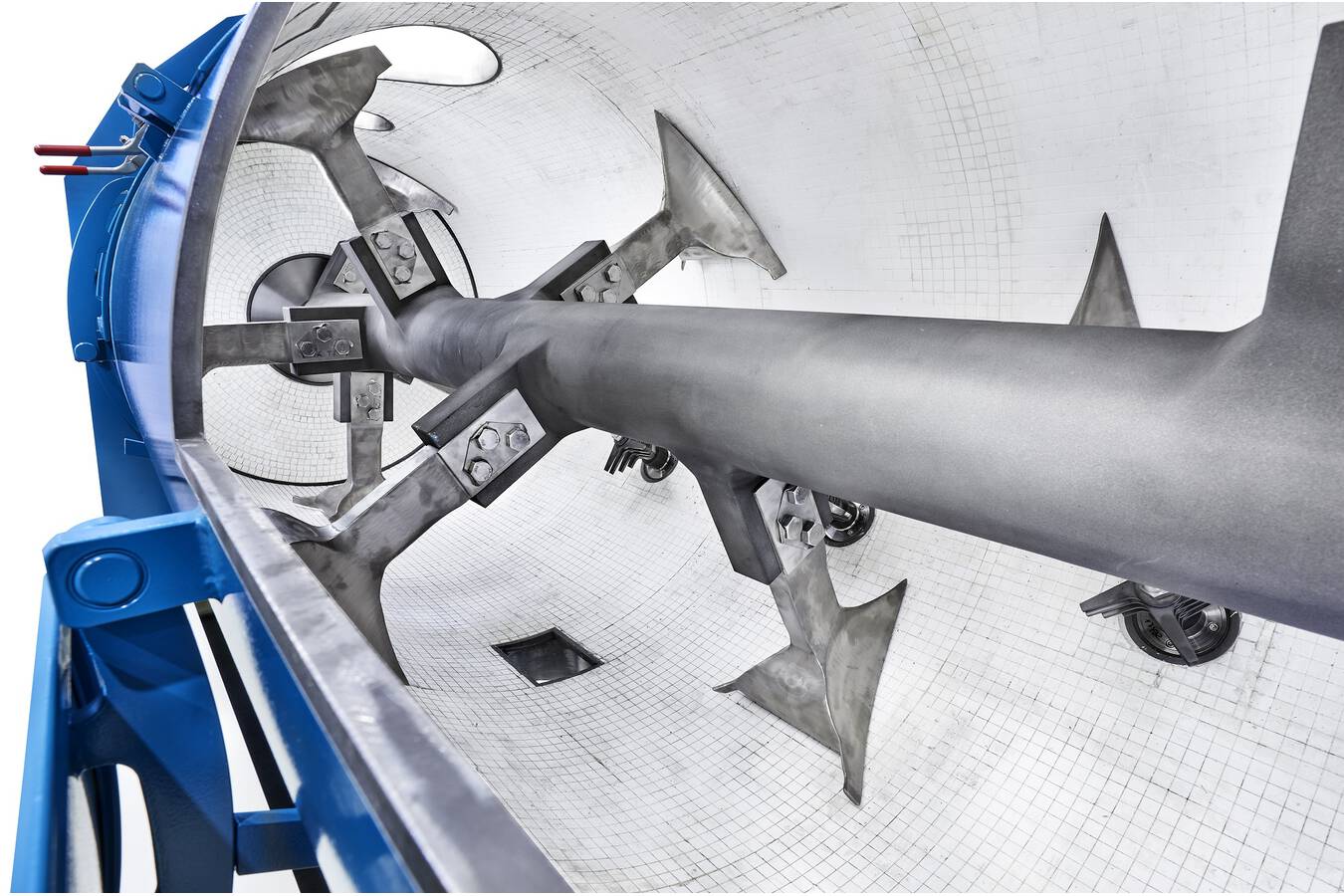 Lödige Maschinenbau auf der Achema 2024: Batteriefertigung im Fokus –  Zur Achema 2024 zeigt Lödige Maschinenbau anwendungsspezifisch ausgelegte Pflugschar®-Mischer zur Aufbereitung von Rohstoffen für Batteriemassen und für das Batterie-Recycling.
