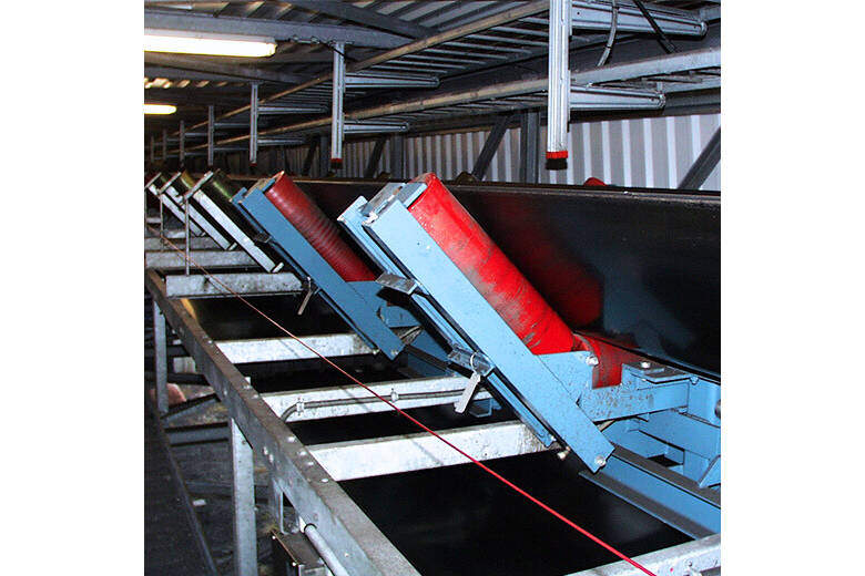 Robuste und zuverlässige Förderbandwaage von Jesma Weighing Solutions  Jesma stellt unsere robuste und zuverlässige Lösung für Förderbandwaagen vor, die sorgfältig entwickelt wurde, um unübertroffene Genauigkeit, Haltbarkeit und Anpassungsfähigkeit in verschiedenen Betriebsumgebungen zu bieten.