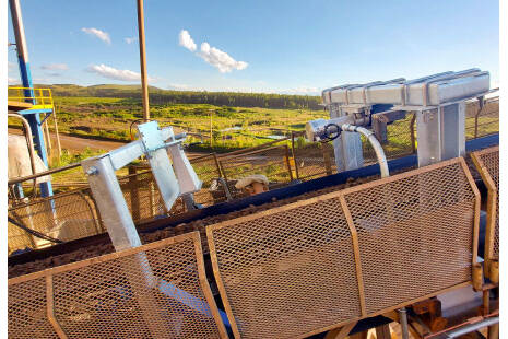 Feuchte und Durchsatz in der Schüttgutindustrie Ideale Messlösung am Förderband zur Optimierung der Produktqualität