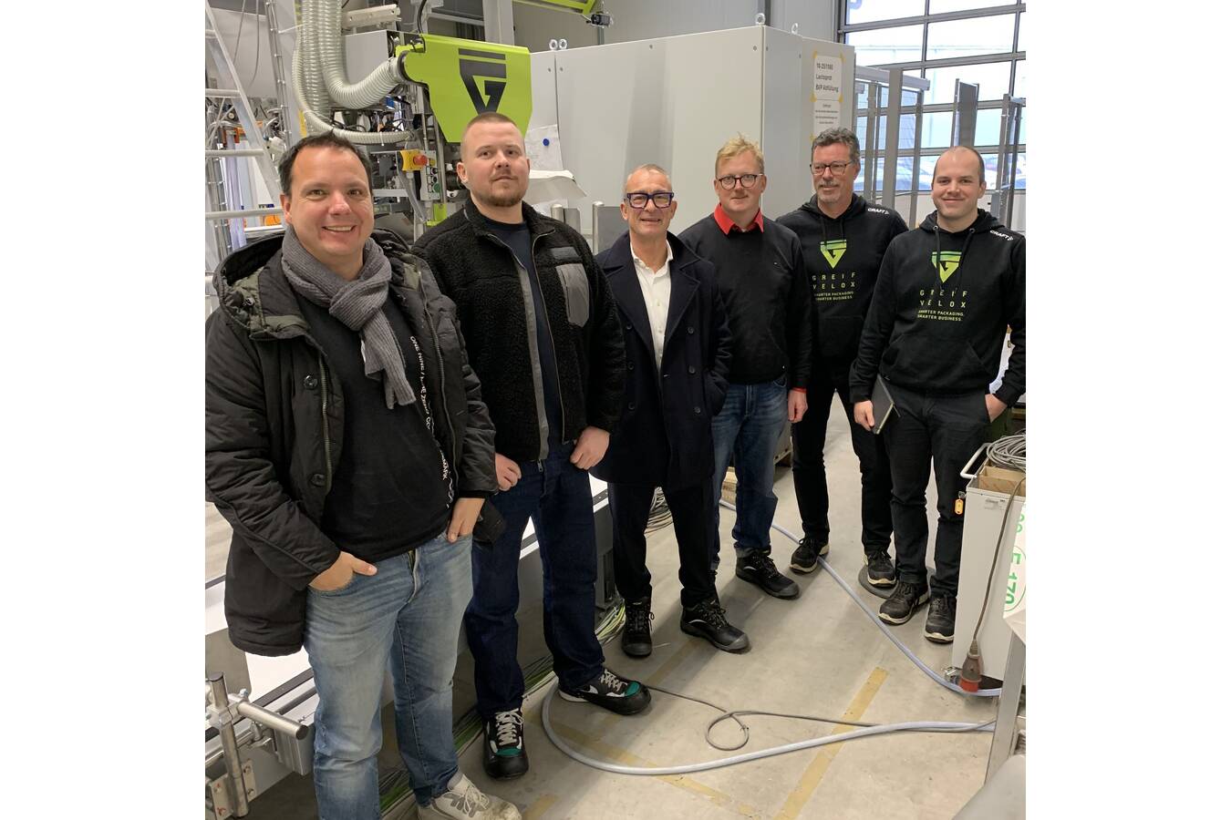 FAT für maximale Produktvielfalt erfolgreich abgeschlossen Die Lactoprot Deutschland GmbH hat die Werksabnahme (Factory Acceptance Test, FAT) ihrer neuen Full-Line mit Bruttopneumatikpacker BVP erfolgreich im Werk der Greif-Velox Maschinenfabrik GmbH abgeschlossen. 