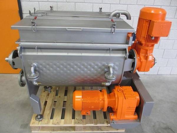 Beheizbare VA Paddelmischer mit Austragschnecken zum Kauf bei Surplus Select