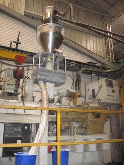 Qualitätssicherung in der Kunststoffindustrie Hochwertige extrudierte Kunststoff-Folien dank Sesotec Metall-Separatoren