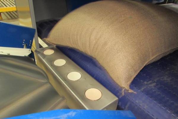 Feuchtesensoren für Kaffebohnen Online Feuchtemessung in Copal C2 Bags Handling Line