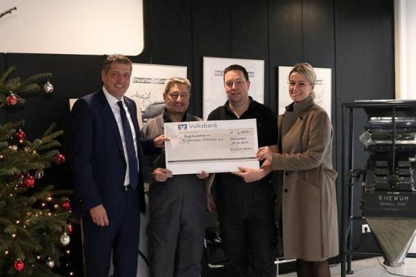 RHEWUM unterstützt den Förderverein Mahlzeiten in Remscheid Die Mitarbeiter von RHEWUM sammeln in der Vorweihnachtszeit Spenden für einen guten Zweck