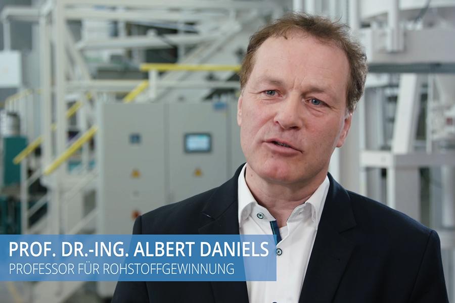 Sie haben Fragen zum Thema Siebtechnik?  RHEWUM liefert die Antwort. Videoreihe rundum Siebung und Klassierung 