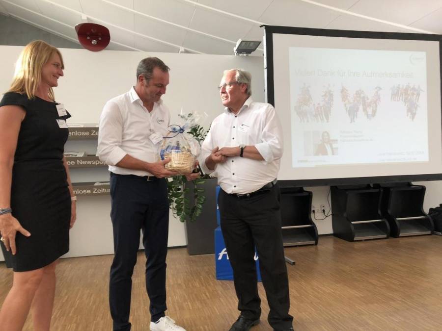 Wie etabliert man sich als starke Arbeitgeber-Marke? Uwe Niekrawietz berichtet beim Treffen der Allgäu GmbH Markenpartner