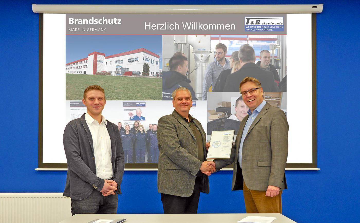 T&B electronic gehört zu den besten zwei Prozent bundesweit Alfelder Brandschutzexperten werden von Creditreform ausgezeichnet