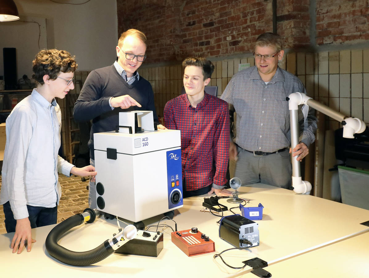 ULT AG unterstützt Schülerprojekt mit Filteranlagen 